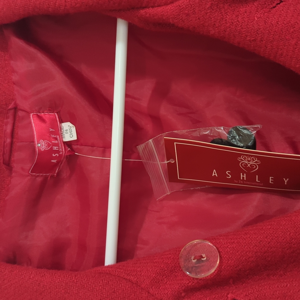 Red jacket - Picture 3 of 4